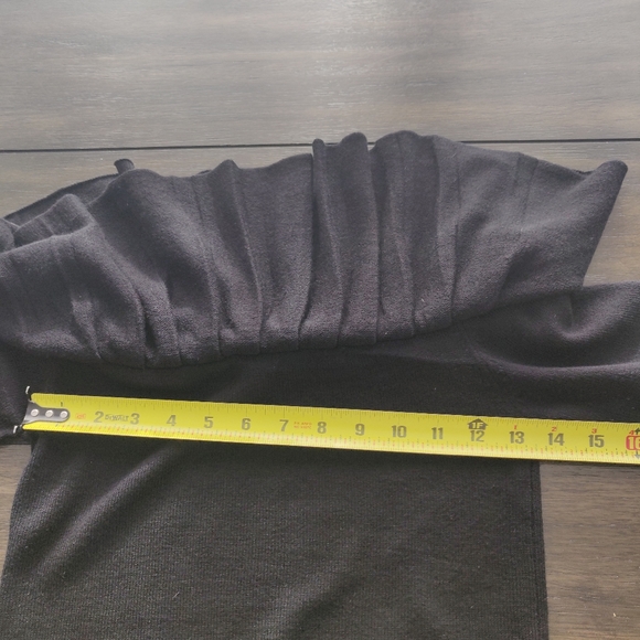 Sweet little sweater - Picture 8 of 10